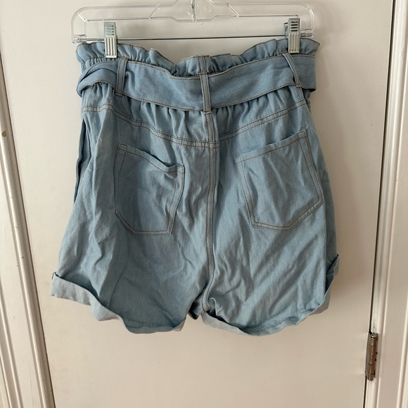 Belted Denim Like Shorts - Picture 3 of 4